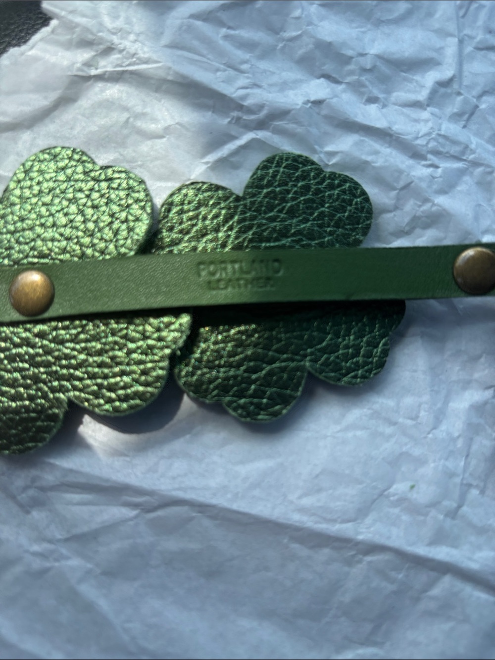 Portland leather Green Leather Double shamrock Keychain - Picture 7 of 7